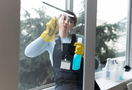 Nettoyage de vitres intérieures et extérieures à Clermont-Dessous